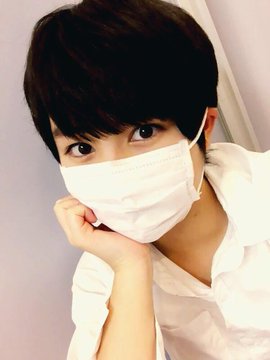 伊藤理々杏のヤバい男装画像