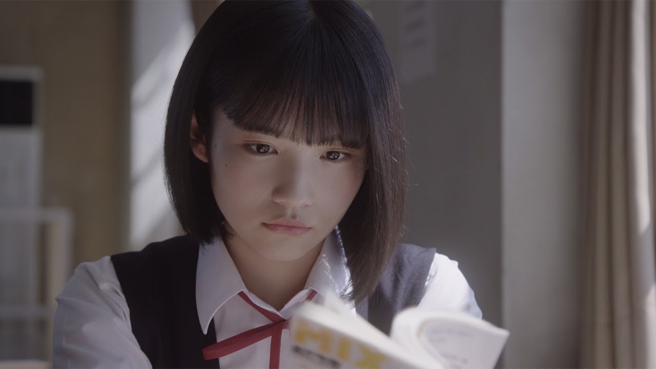 AKB48矢作萌夏、話題の16歳美少女が初のソロCM　あだち充「MIX」読み“不器用な叫び” - YouTube