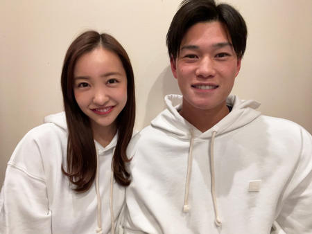 野球選手・高橋奎二との結婚を発表