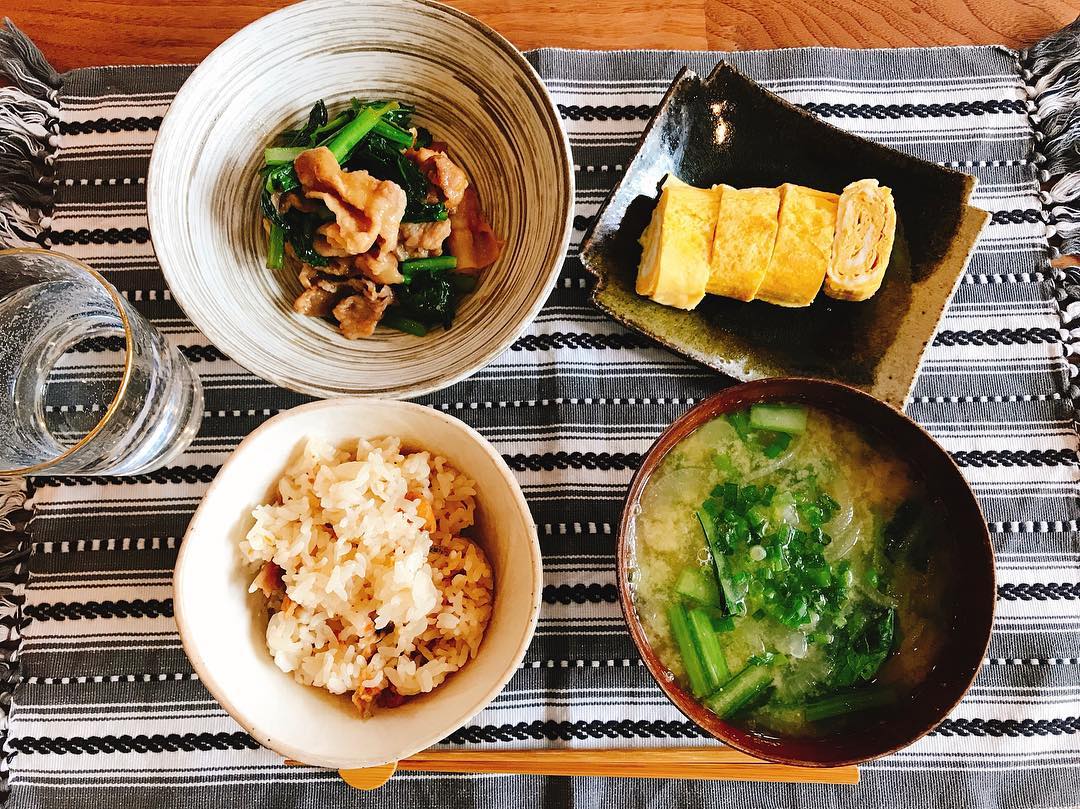 篠田麻里子の料理13～五目御飯と小松菜を使った生姜焼き