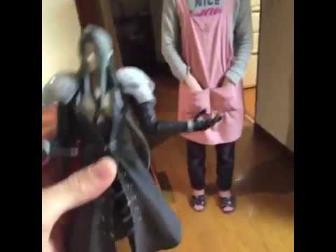 セフィロスの人形で遊んでいたら母親に発見された動画まとめ - YouTube
