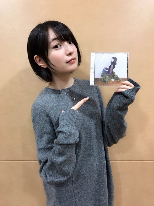 ショートカットの上田麗奈さん