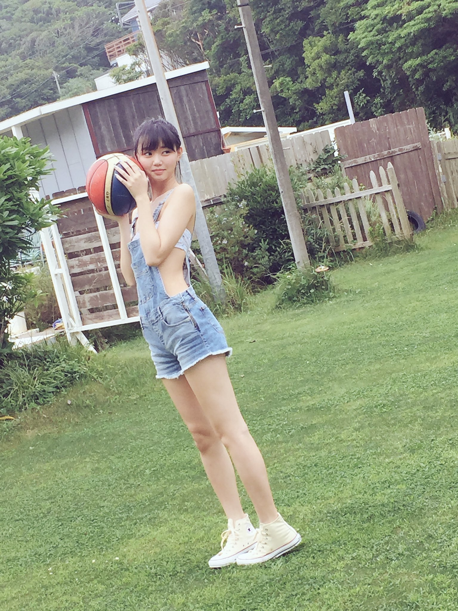 江野沢愛美の水着姿4