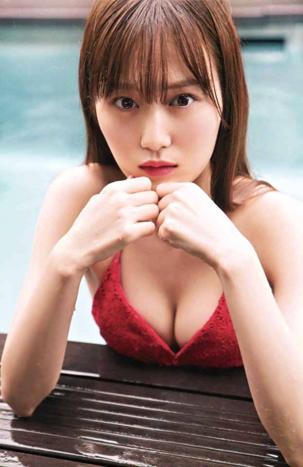 山下美月が写真集で見せた水着姿5