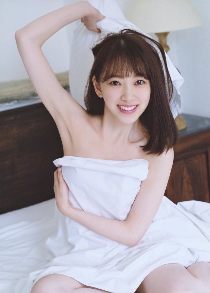 堀未央奈が写真集で見せた水着姿10