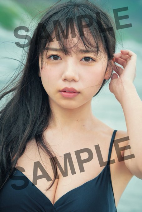 齊藤京子が水着・ランジェリー姿を披露した写真集の画像10