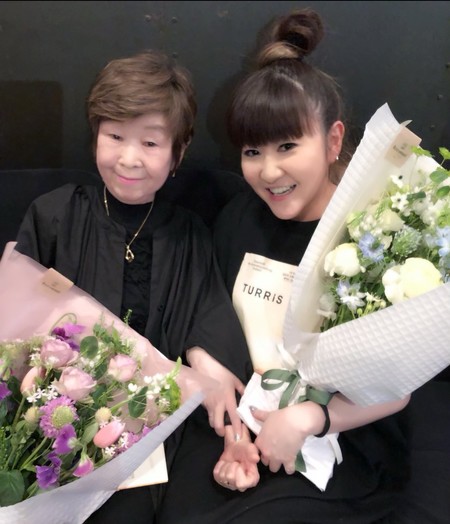 かないみかさん（右）と母・田上和枝さん
