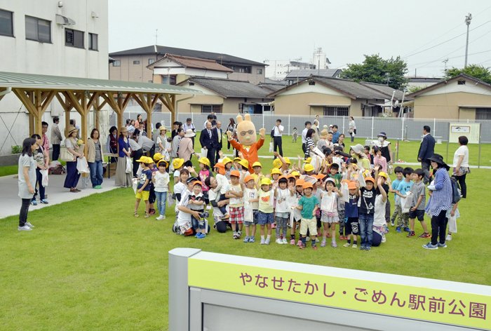 高知の「後免駅前」に公園も作られている