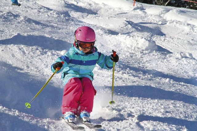 3歳からスキー、4歳でモーグルを始める