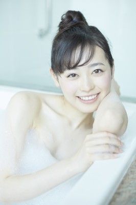 福原遥のかわいい水着姿⑩