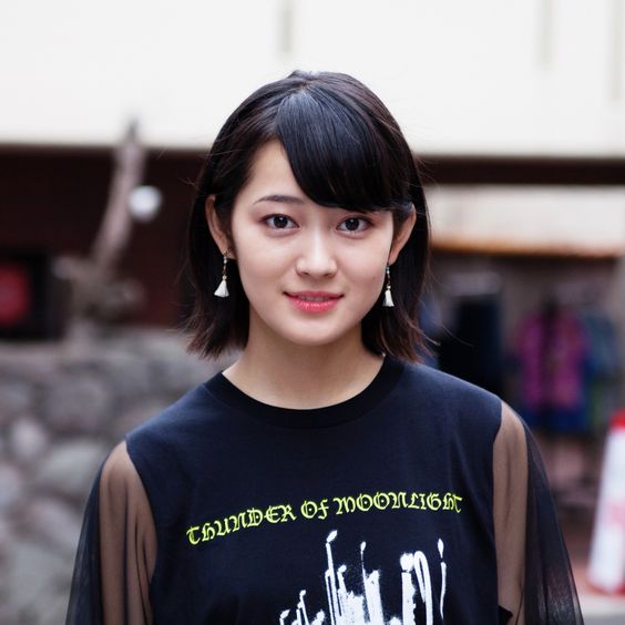 吉本実憂は「全日本国民的美少女コンテスト」のグランプリ