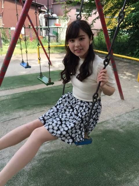 角谷暁子のスカートキャプ画像⑱