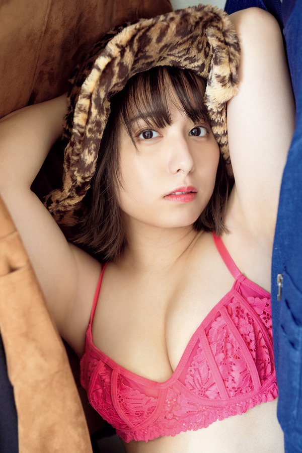 前田美里が写真集で見せた水着姿⑤