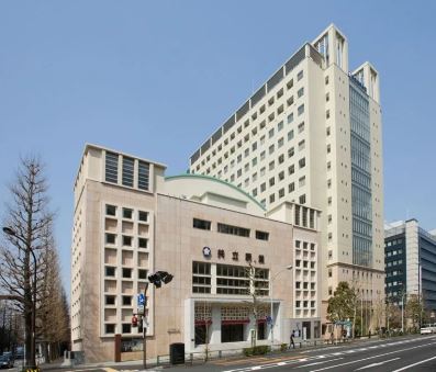 高校卒業後は共立女子短期大学に入学