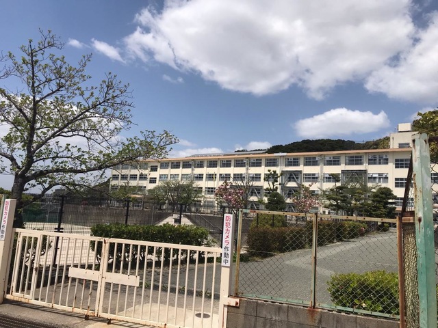 中学は‟福岡市立長丘中学校”