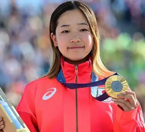 吉沢恋はパリ五輪金メダリストのスケートボーダー