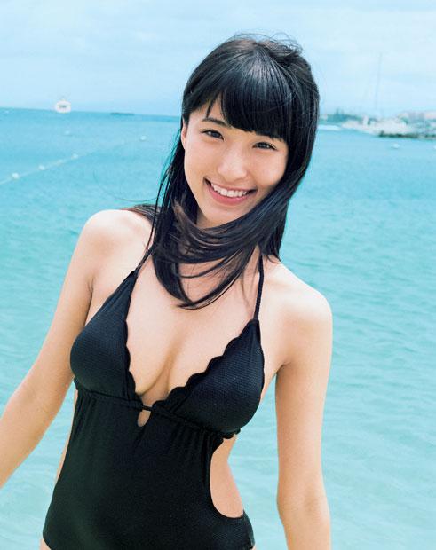 白木愛奈の水着姿①