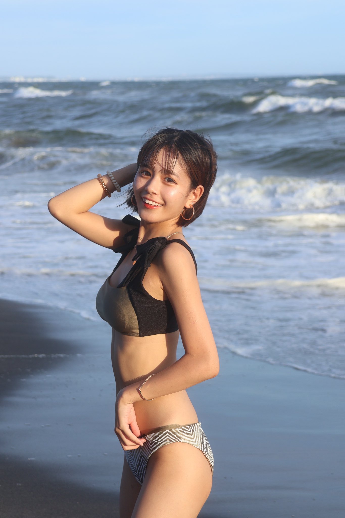 夏芽すずが写真集などで見せた水着グラビア③