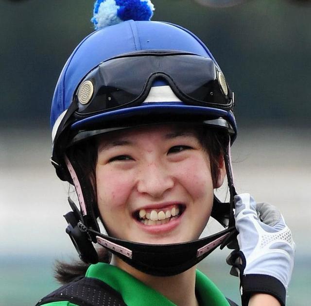 藤田菜七子は人気の騎手。