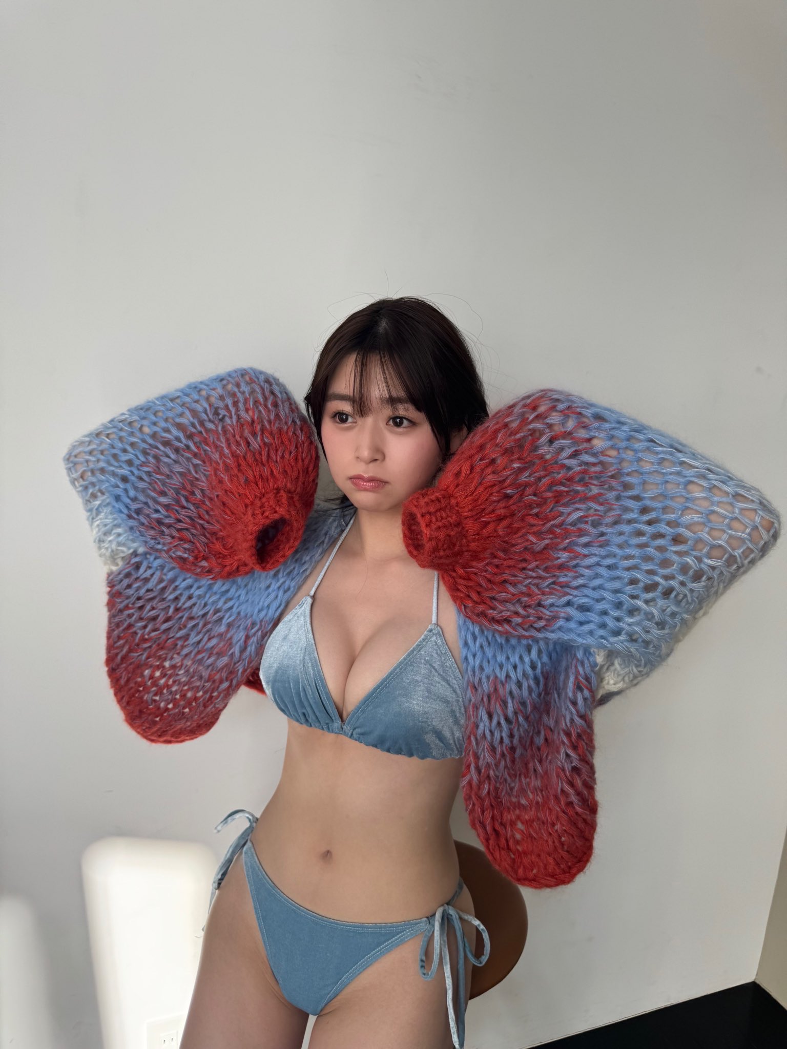 山本杏が写真集やグラビアで見せた水着・ランジェリー姿②