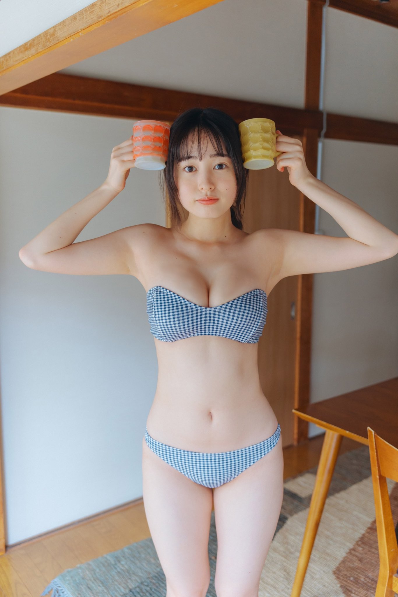 白濱美兎が写真集やグラビアで見せた水着・ランジェリー姿⑨