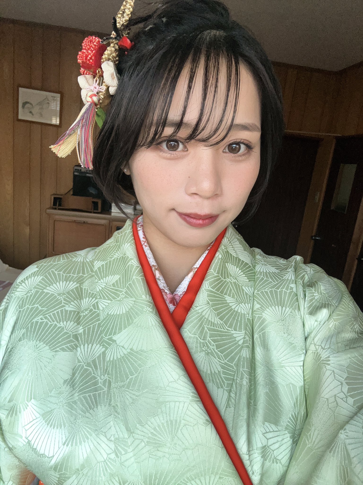 山岡雅弥は人気のグラビアアイドル