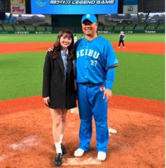 娘との始球式が話題に