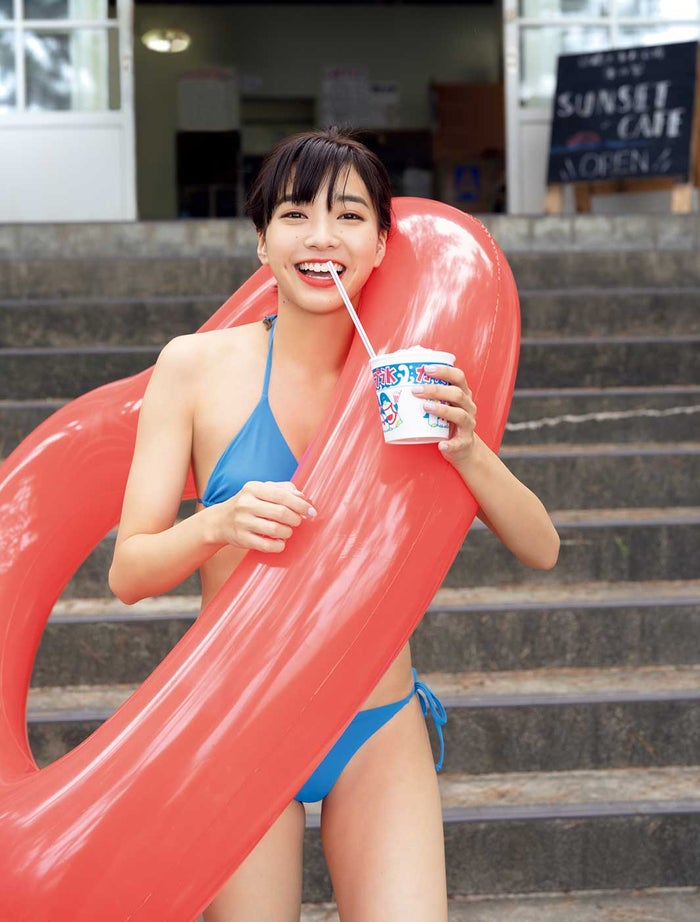 坂ノ上茜のかわいい水着姿①