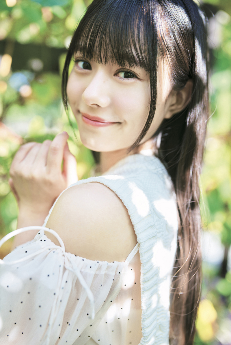 仲村悠菜が写真集で見せたかわいい画像①